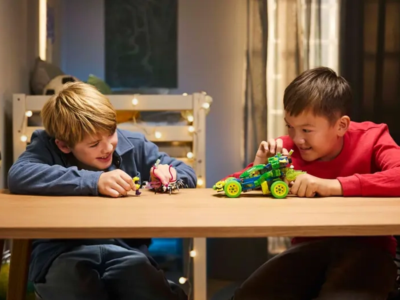 LEGO DREAMZZZ Mateo a akčné pretekárske auto Z-Blob.