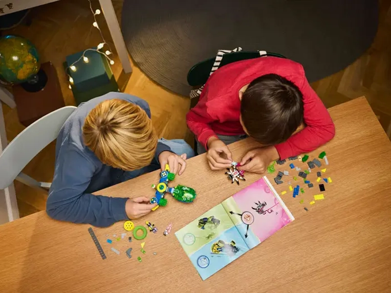 Stavebnica LEGO DREAMZZZ 71491 Mateo a akčné pretekárske auto Z-Blob.