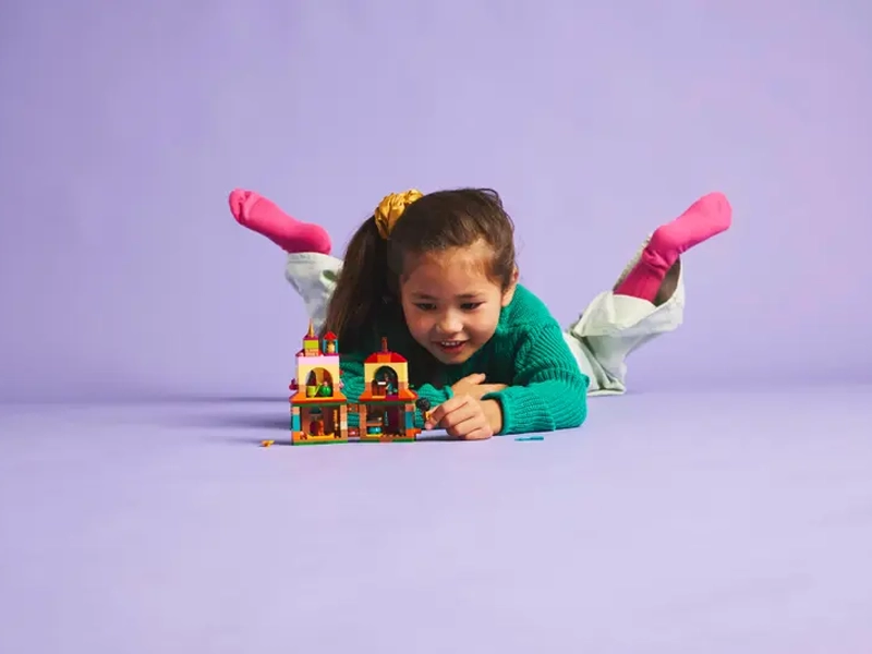 LEGO 43261 Disney Encanto.