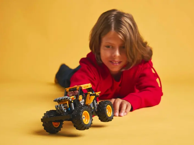 Stavebnica LEGO® Technic 42199 Monster Jam™ DIGatron™ s naťahovacím motorom.