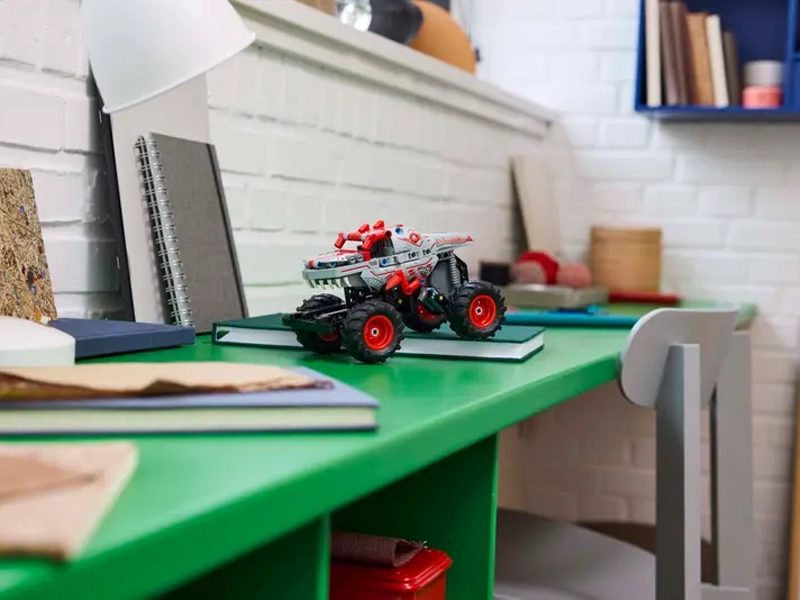 LEGO® Technic 42200 Monster Jam™ ThunderROARus™ s naťahovacím motorom.