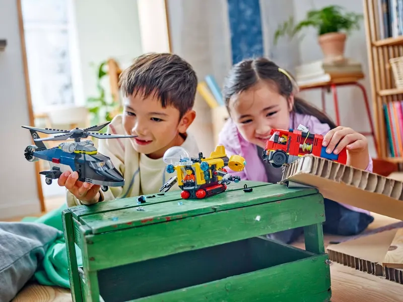 LEGO® City Remix: Helikoptéra, hasičské auto a ponorka.