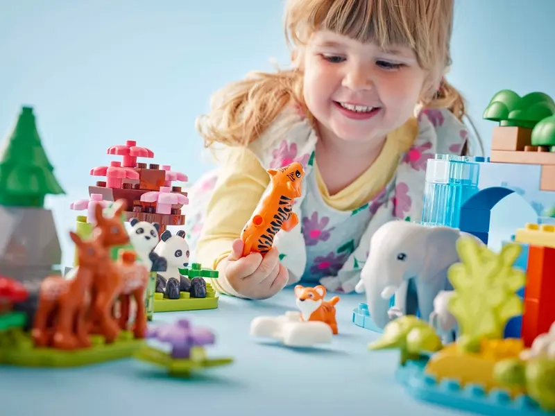 Stavebnica LEGO® DUPLO® 10446 Rodinky divokých zvierat 3 v 1.