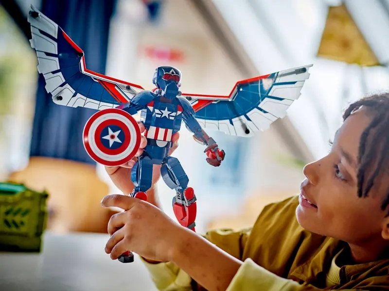 Stavebnica LEGO® Marvel 76296 Zostaviteľná figúrka: Nový Kapitán America.