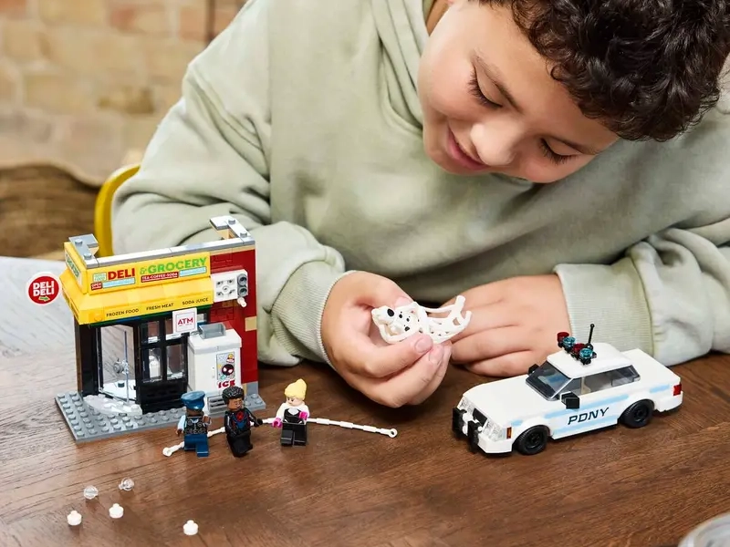 LEGO® Marvel 76311 Spider-Verse: Miles Morales vs. Škvrna.