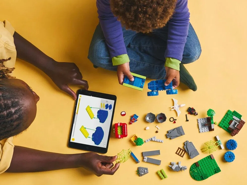 LEGO® Marvel Spidey a jeho fantastickí priatelia 11199 Spideyho tím a záchrana dinosaurov s truckom.