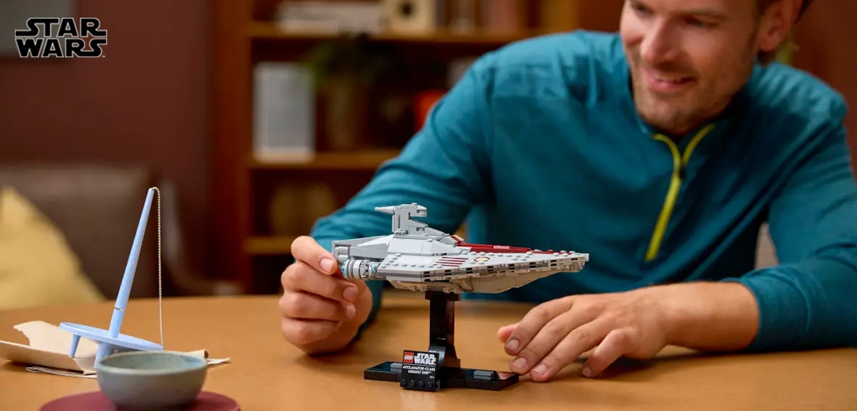 HERO LEGO® Star Wars™ 75404 Útočná loď triedy Acclamator.