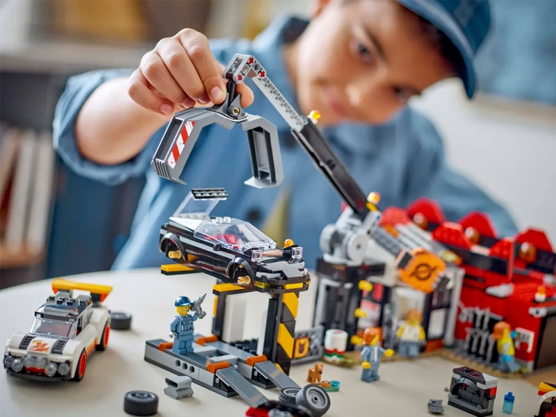 LEGO® City Šrotovisko s autami.