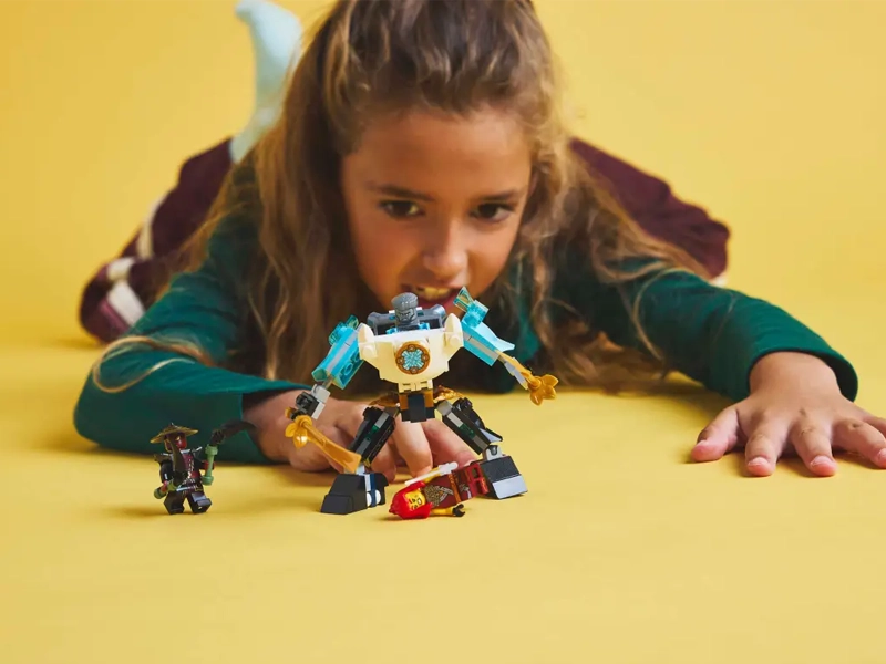 LEGO® NINJAGO® Zaneov bojový robotický oblek