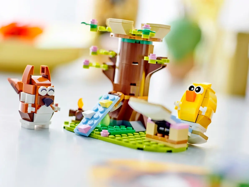 Stavebnica LEGO 40709 Iconic Jarné ihrisko pre zvieratká.