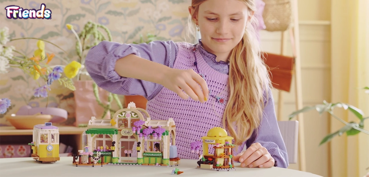 HERO LEGO Friends 42671 Kaviareň plná rastlín a kvetinárstvo