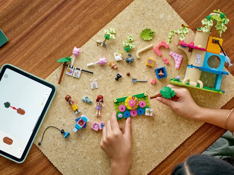 LEGO 42666 Mačacia narodeninová oslava a domček na strome