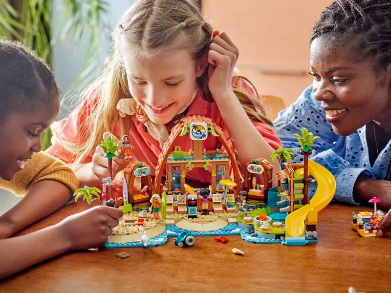 LEGO Friends Rodinná dovolenka na pláži