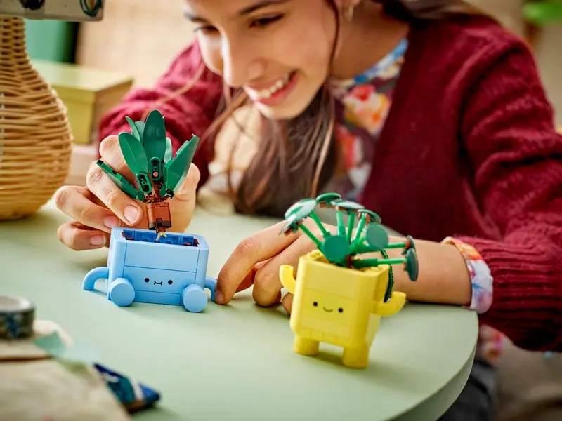 LEGO Botanicals 10349 Vesel&eacute; rastlinky