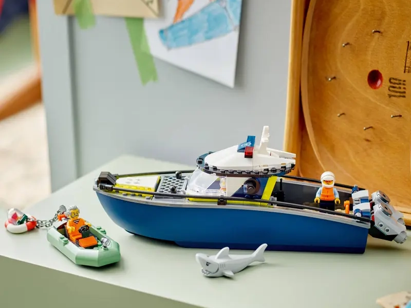 LEGO® City 60456 Naháňačka v policajnej lodi