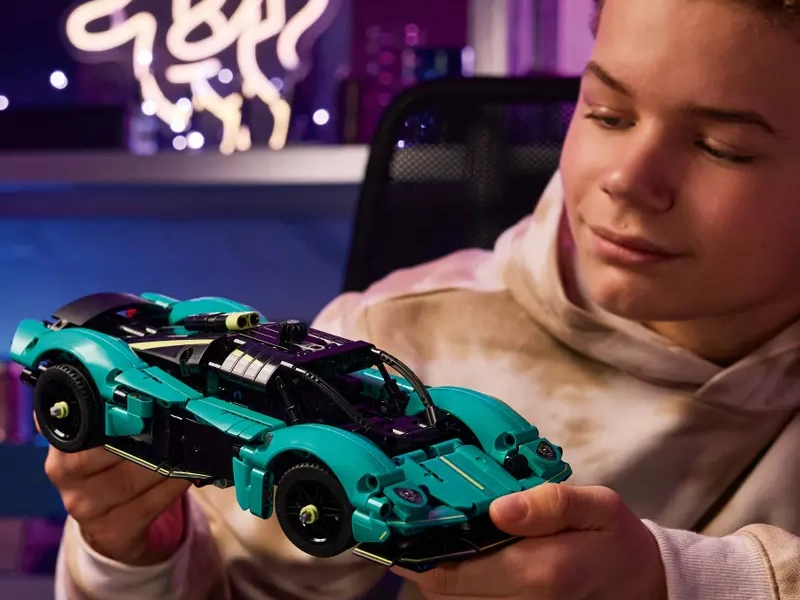 LEGO® Technic Aston Martin Valkyrie