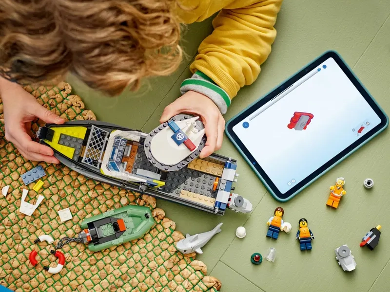 Stavebnica LEGO® City 60456 Naháňačka v policajnej lodi