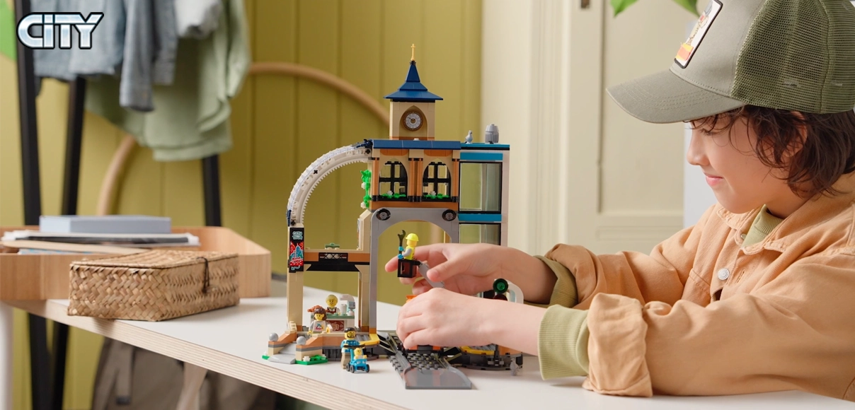 hero LEGO® City 60469 Hlavná železničná stanica