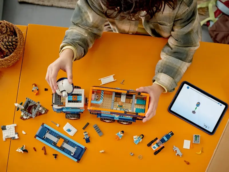 Stavebnica LEGO® City 60471 Nákladné auto s laboratóriom pre prieskumníkov Arktídy