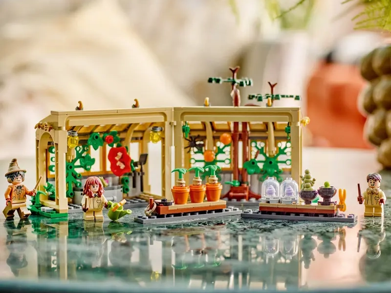 LEGO® Harry Potter™ 76445 Rokfortský hrad: Hodina herbológie