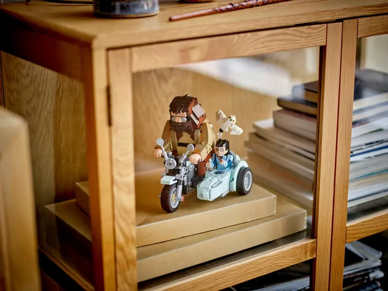 LEGO HARRY POTTER 76443 Hagrid™ a Harry na motorke.